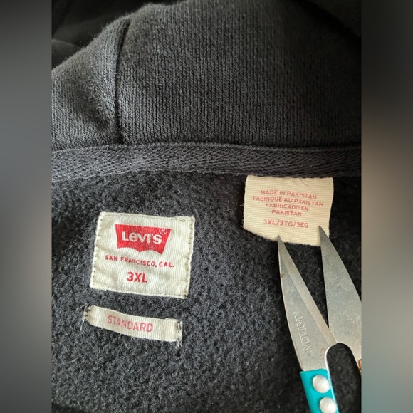 Levi’s black hoodie - Picture 5 of 6